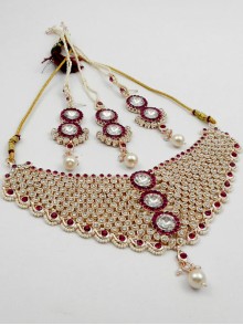 Stonestudded Jewelry Set